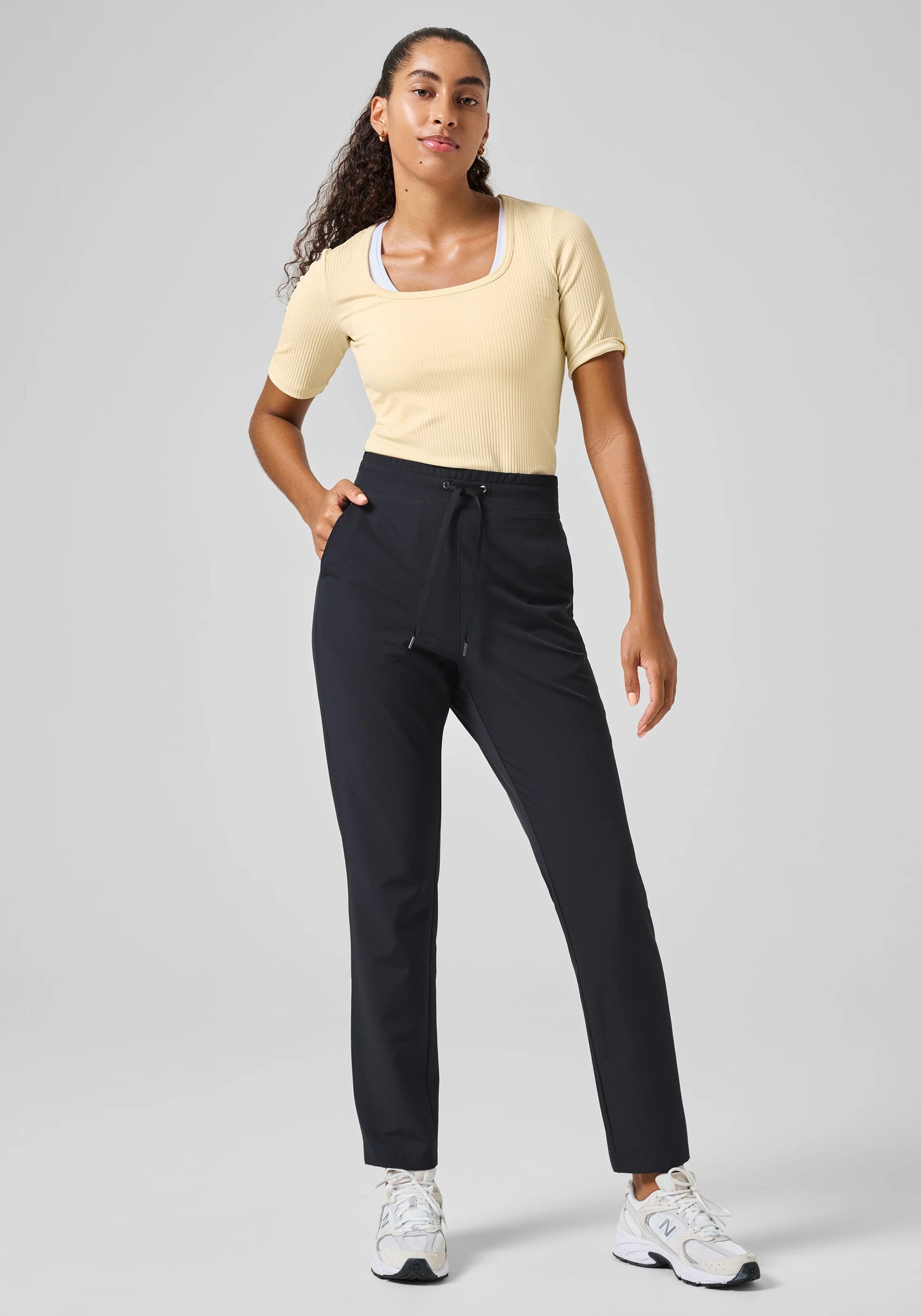 Ease High Waist Woven Pants Black