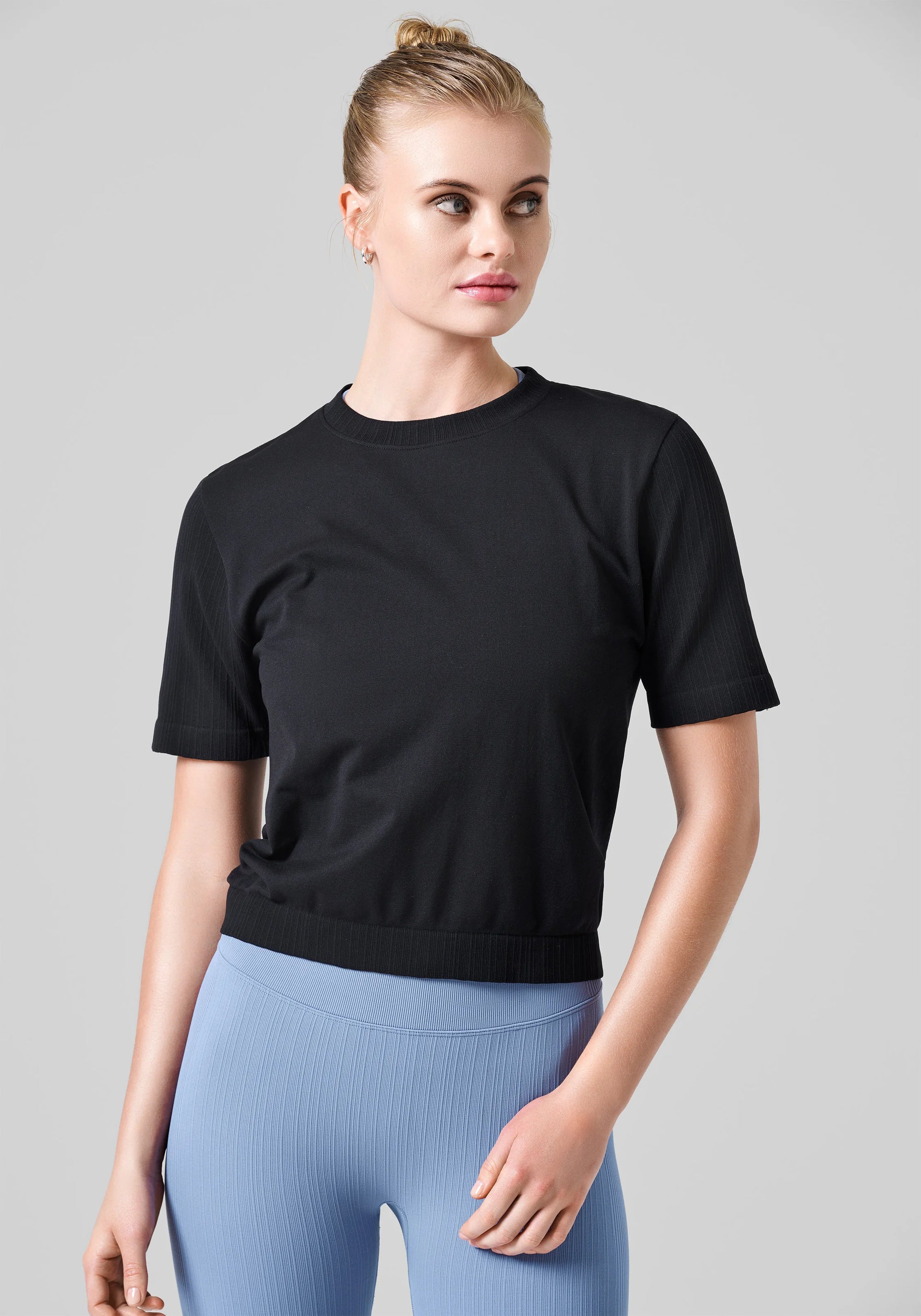 Seamless Rib Sleeve Tee Black
