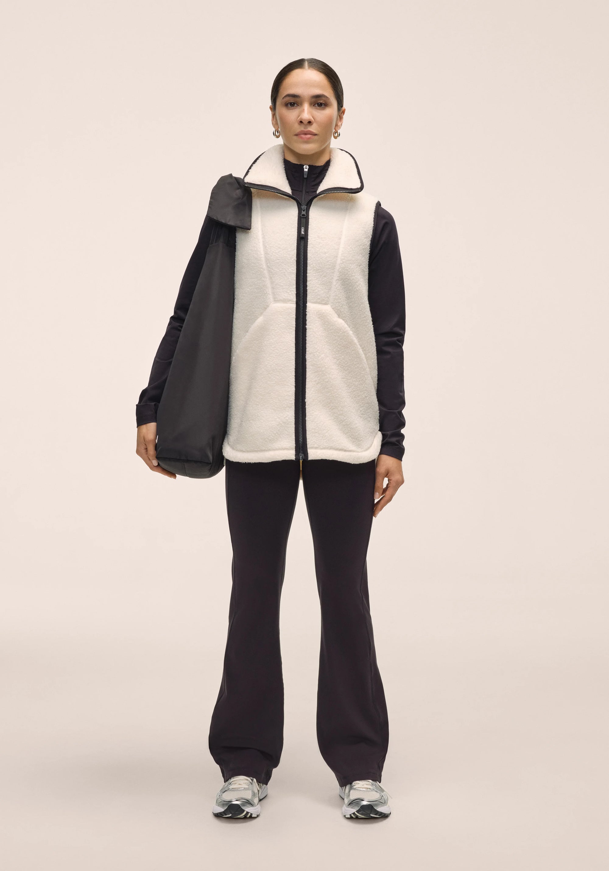 High Collar Pile Vest - Off white