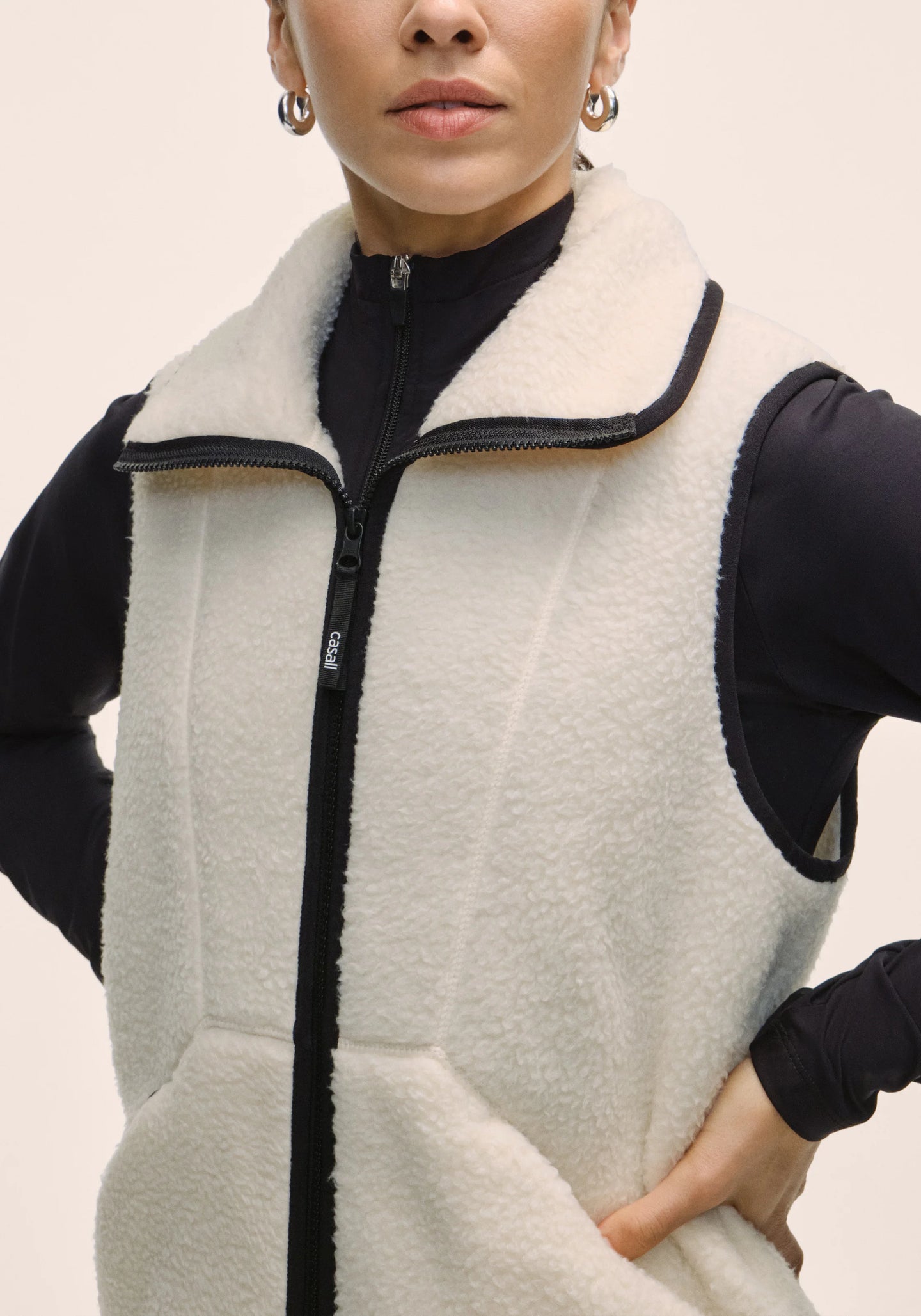 High Collar Pile Vest - Off white