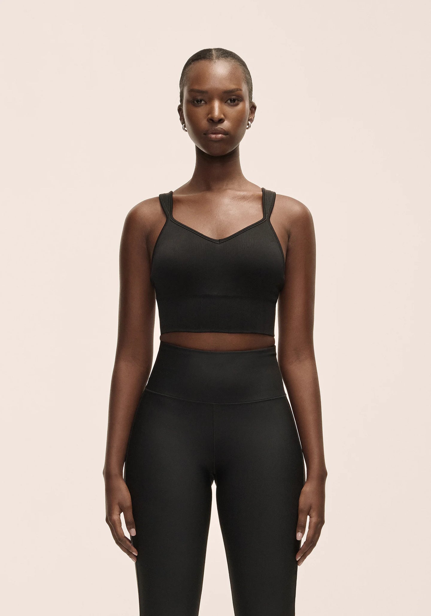 Seamless Rib Padded Sports Bra - Black