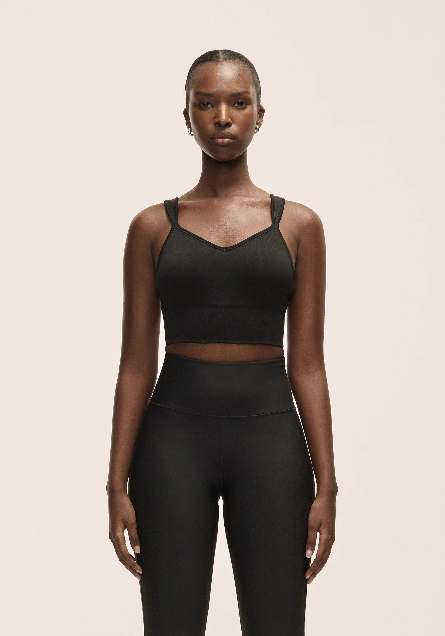 Seamless Rib Padded Sports Bra - Black