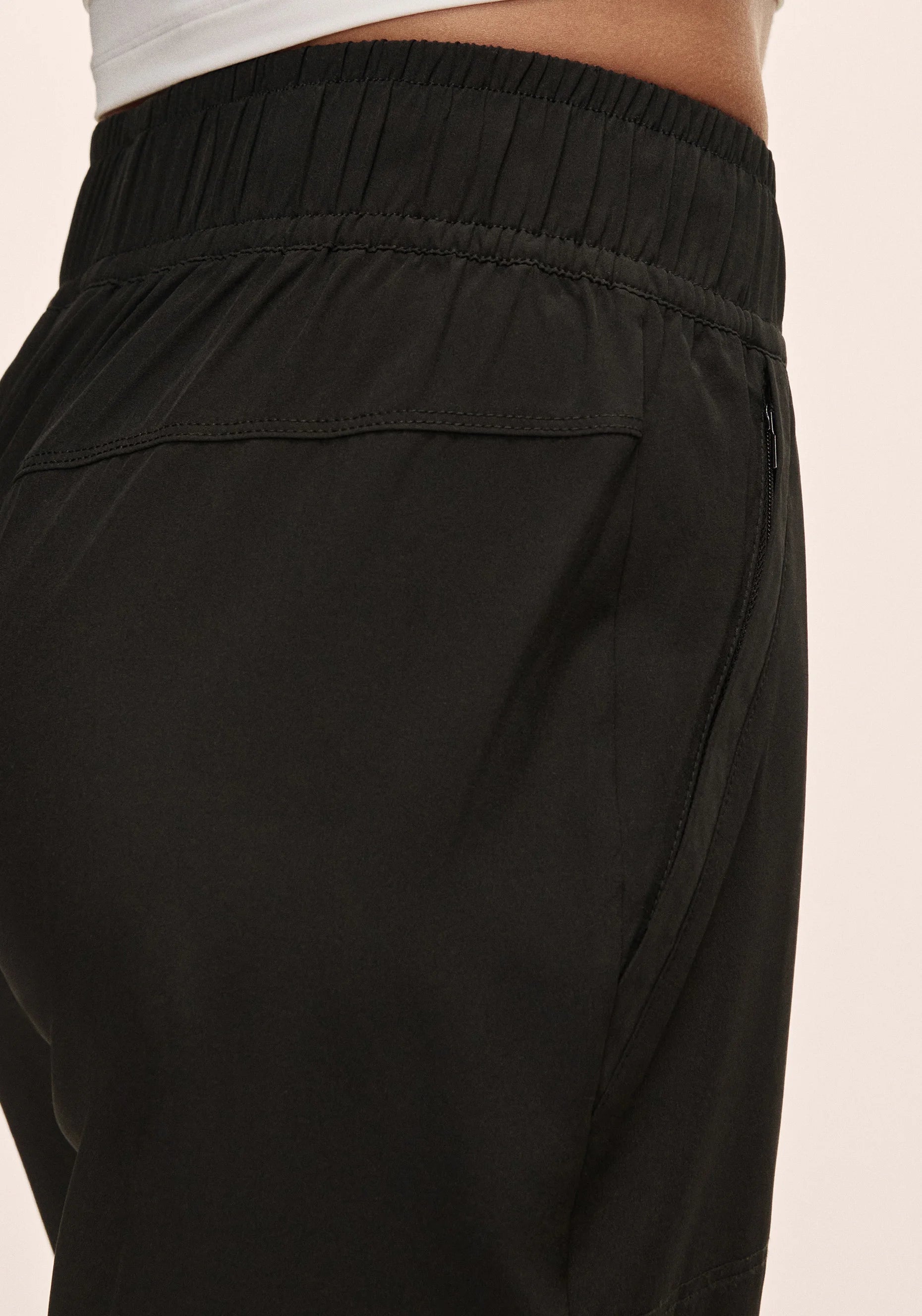 Everywhere Woven Pant - Black