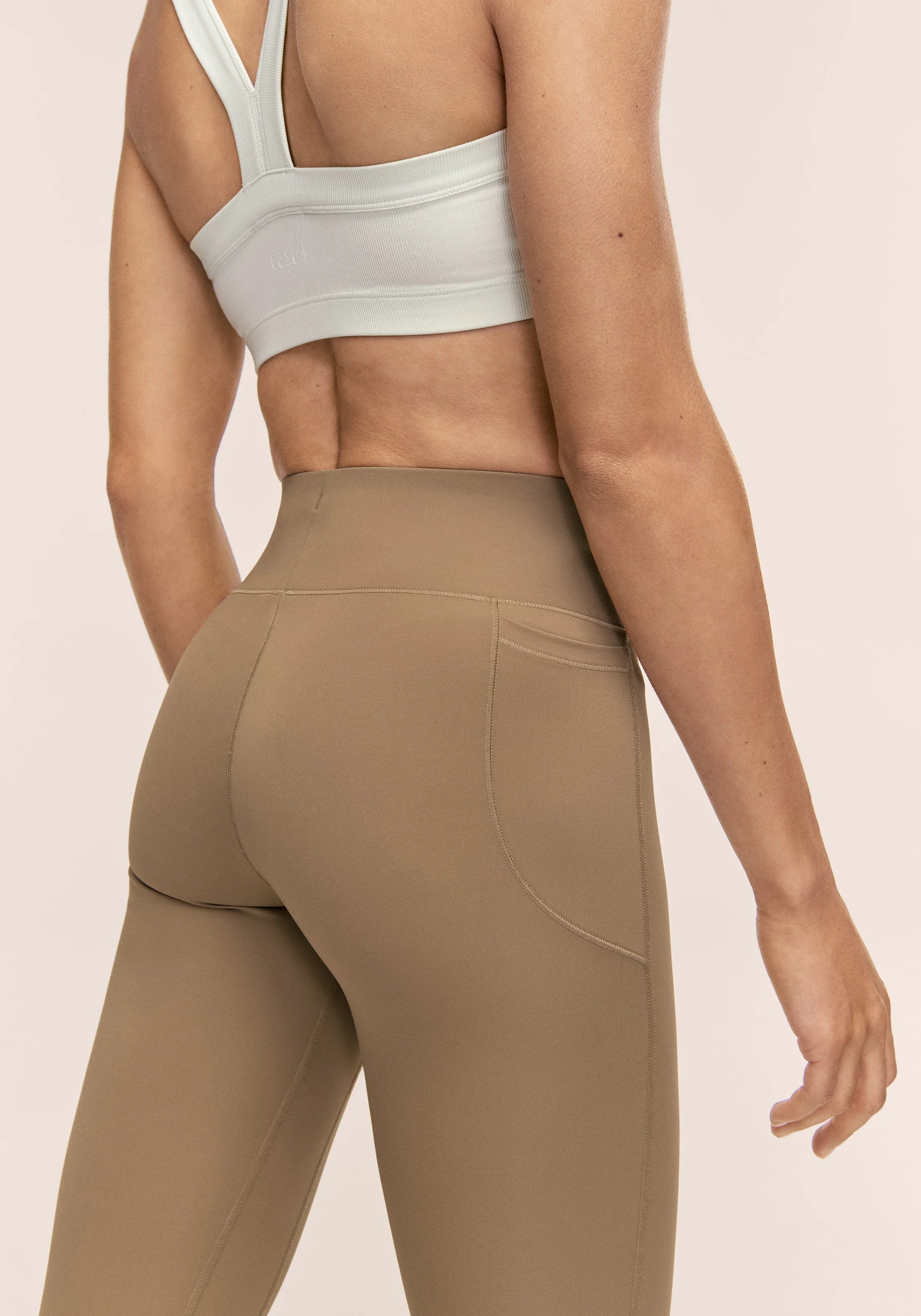 Essential Tights - Light Khaki