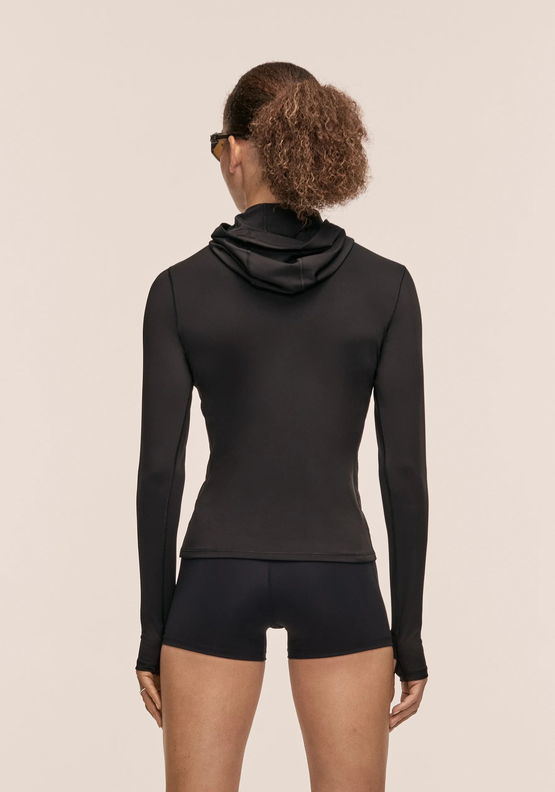 Neat Long Sleeve Hood - Black