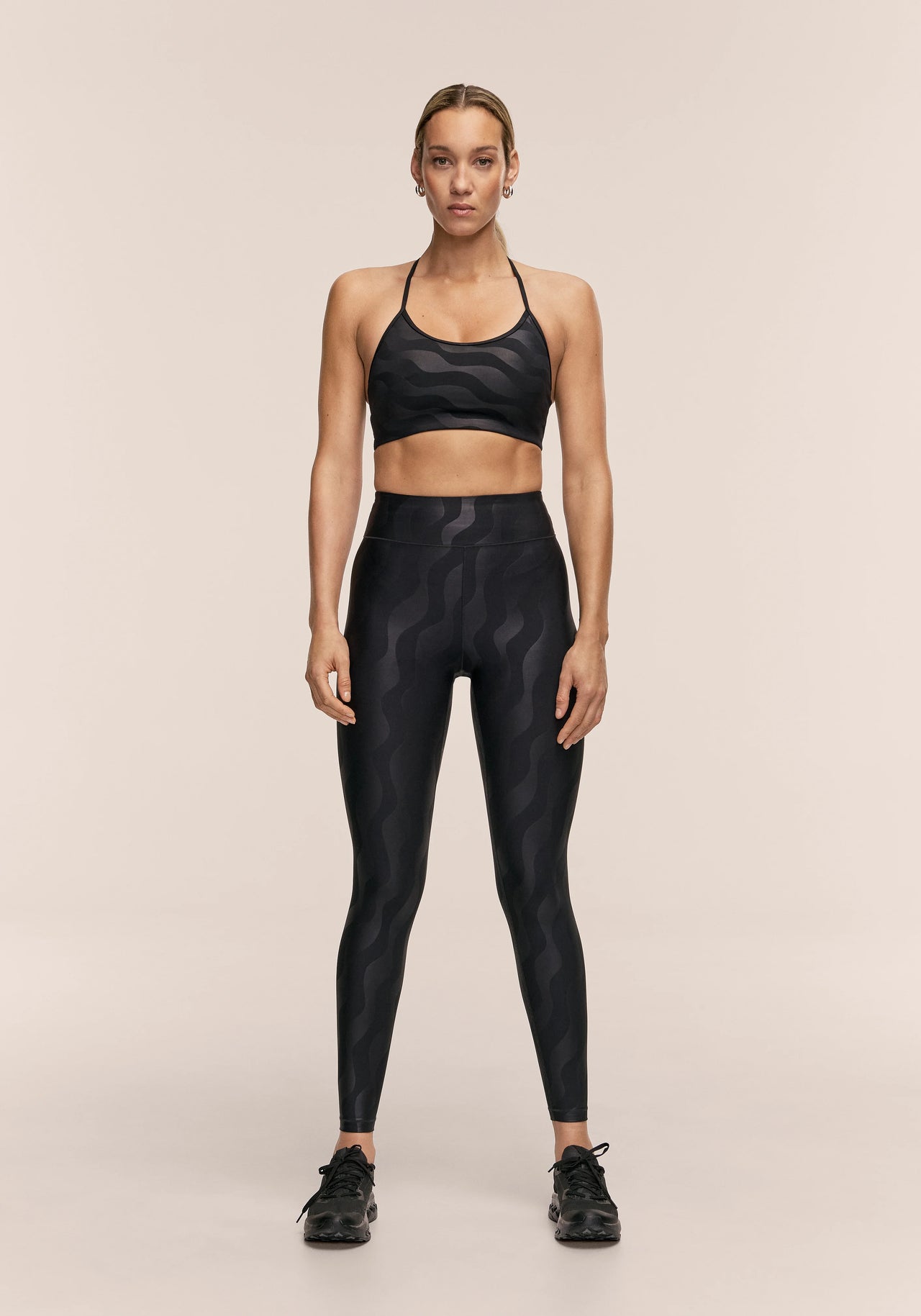 Sleek Strappy Sports Bra Printed - Black Geo